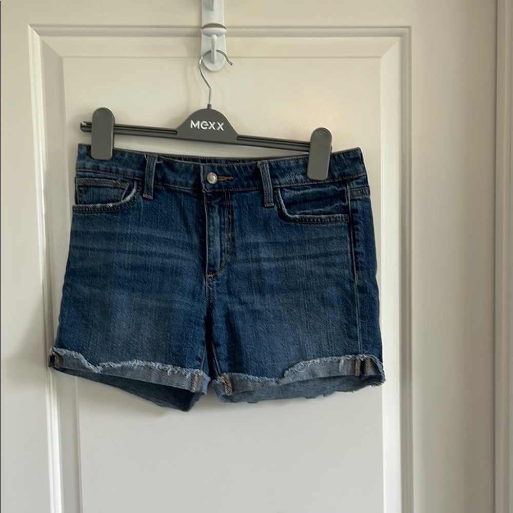 Joe’s 55 raw edge jean shorts size 28